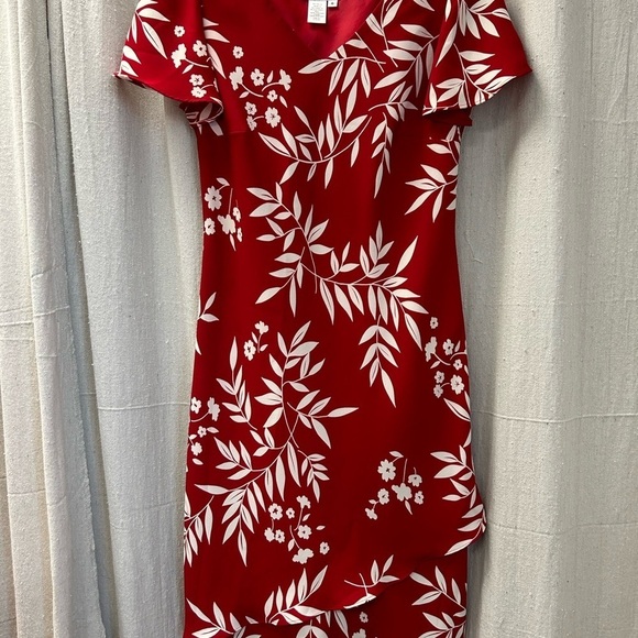 Cold Water Creek Size 6/ Red&White/ Midi Floral Leaf Pattern /Short flow sleeve - Picture 3 of 9